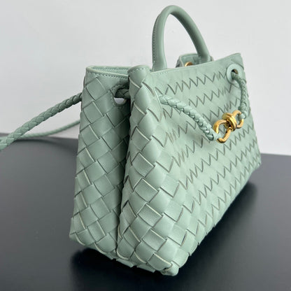 SMALL ANDIAMO 29 IN CEDALON GREEN LAMBSKIN