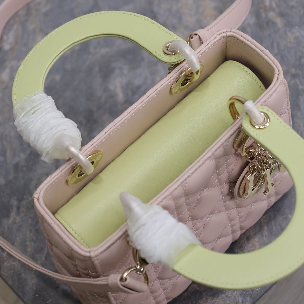 MEDIUM LADY BAG 20 IN BABY PINK QUILTED MACROCANNAGE CALFSKIN SWAMP YELLOW STRAP