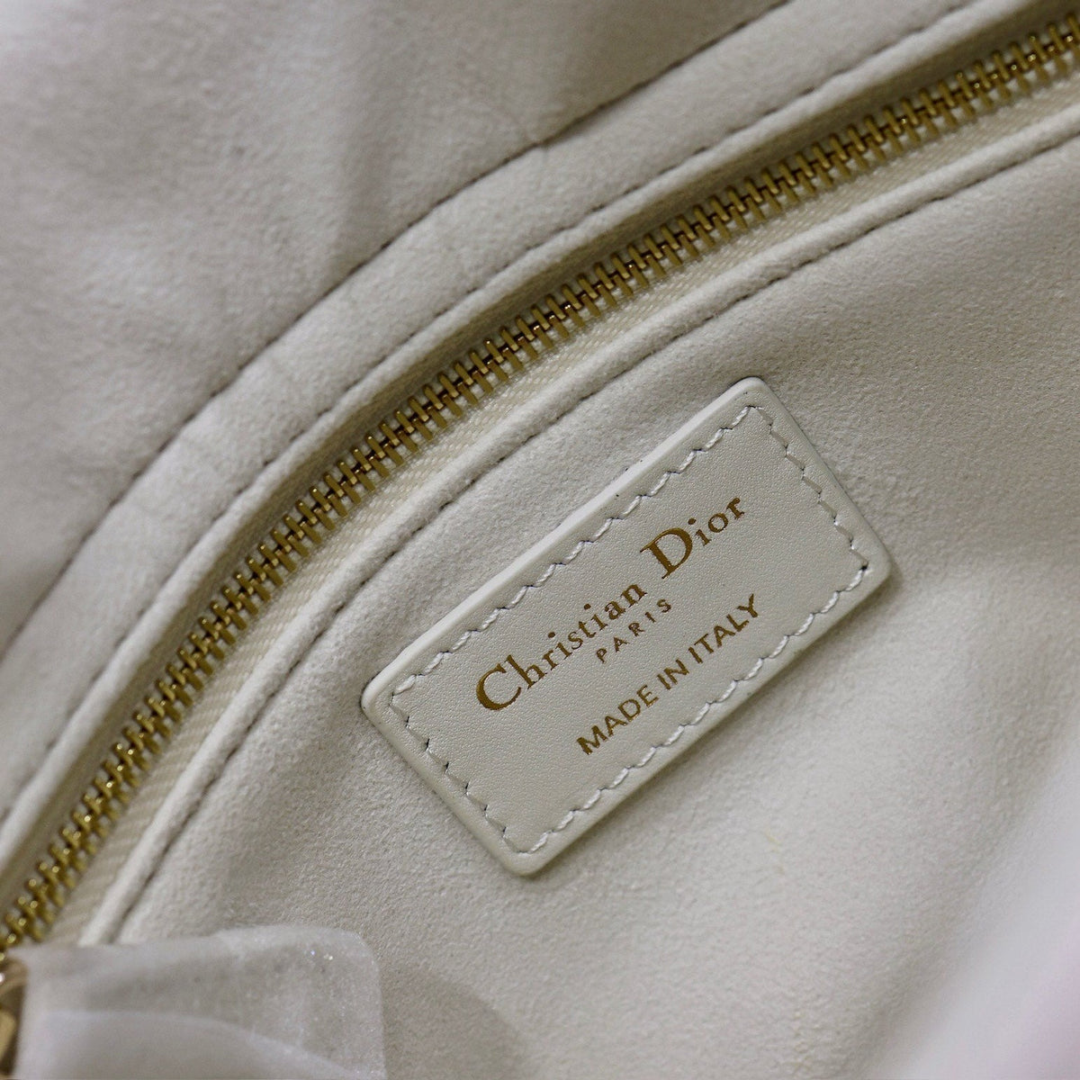 LADY BAG 20 IN WHITE QUILTED MACROCANNAGE CALFSKIN BLACK STRAP
