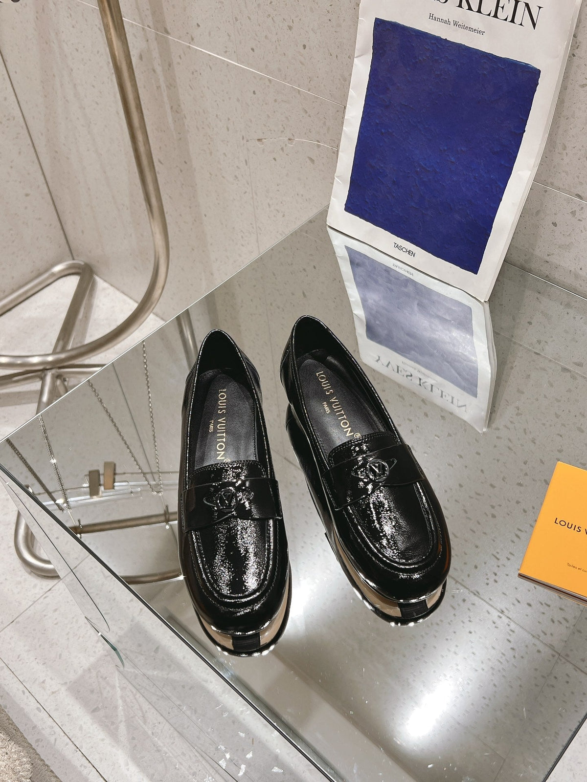 SOHO FLAT LOAFER IN BLACK GLOSSY CALFSKIN