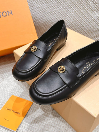 SOHO FLAT LOAFER IN BLACK CALFSKIN