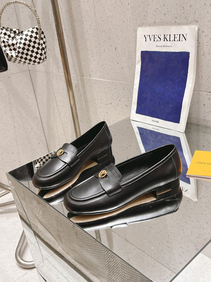 SOHO FLAT LOAFER IN BLACK CALFSKIN