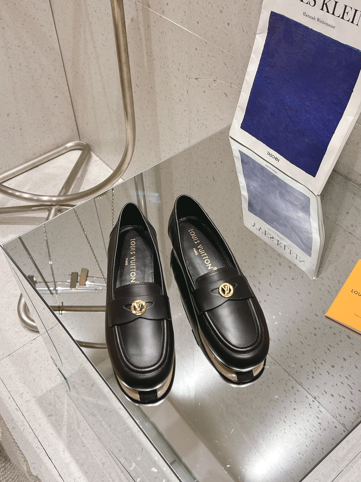 SOHO FLAT LOAFER IN BLACK CALFSKIN