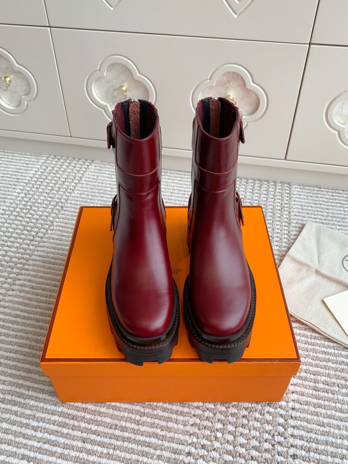 JAIME ANKLE BOOT IN BURGUNDY RED CALFSKIN