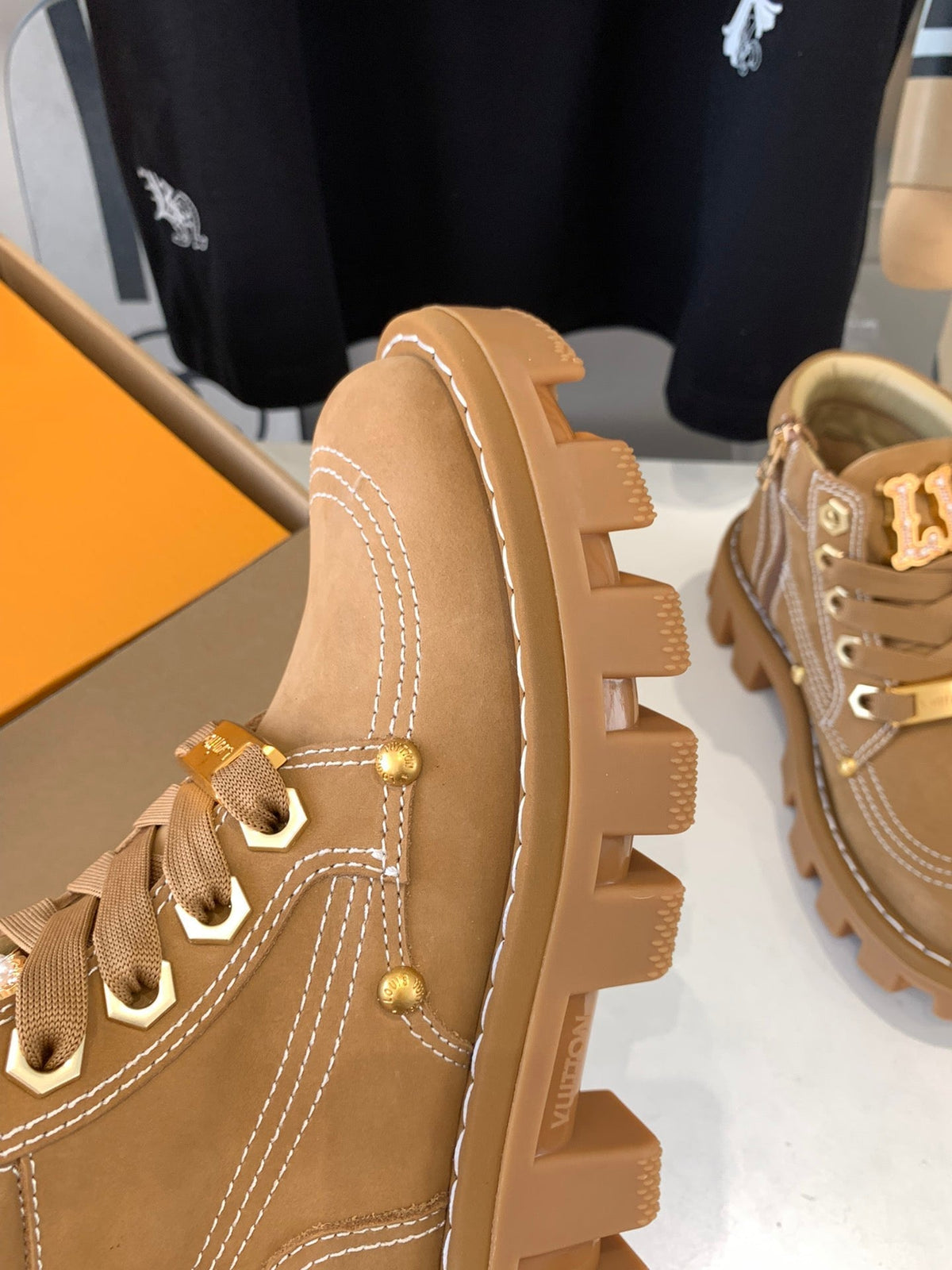 LV CHECKER ANKLE BOOT IN COPPER BROWN SUEDE