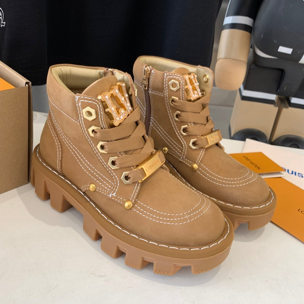 LV CHECKER ANKLE BOOT IN COPPER BROWN SUEDE