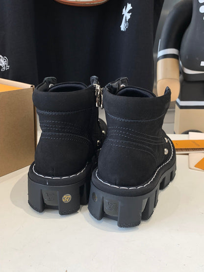 LV CHECKER ANKLE BOOT IN BLACK SUEDE