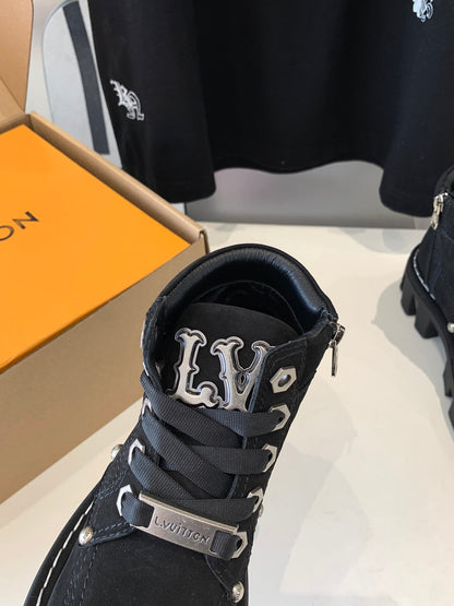 LV CHECKER ANKLE BOOT IN BLACK SUEDE
