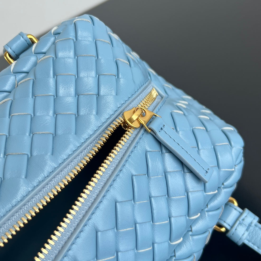SHOULDER BAG 37 IN SKY BLUE LAMBSKIN