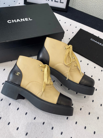 LOW-CUT BOOTS IN SAND YELLOW MIX BLACK CALFSKIN
