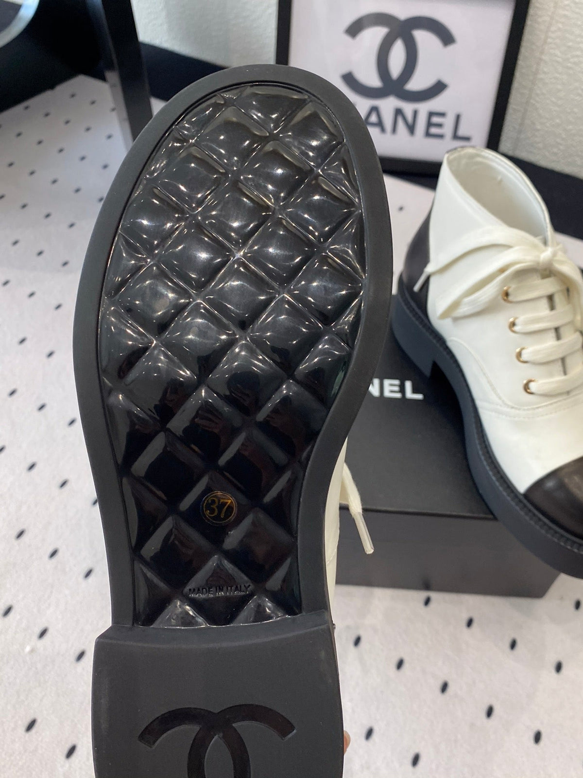 LOW-CUT BOOTS IN BLACK MIX WHITE CALFSKIN