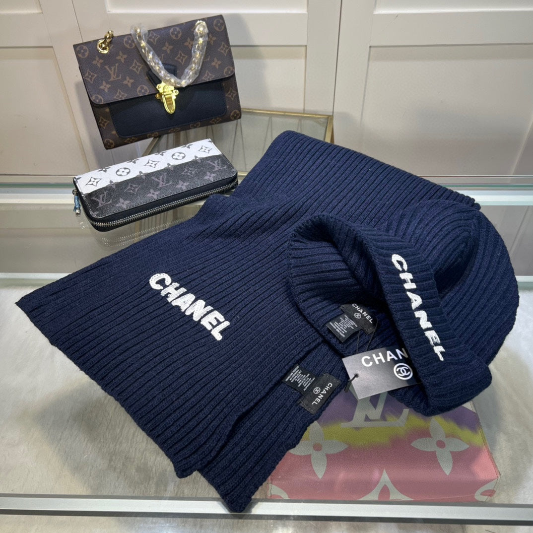 SET HAT AND SCARF IN NAVY BLUE WOOL 422598