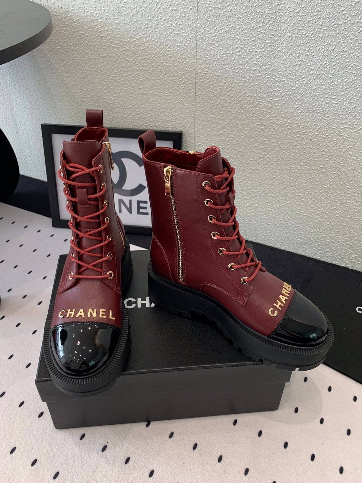 ANKLE BOOTS IN MAHOGANY RED MIX BLACK CALFSKIN