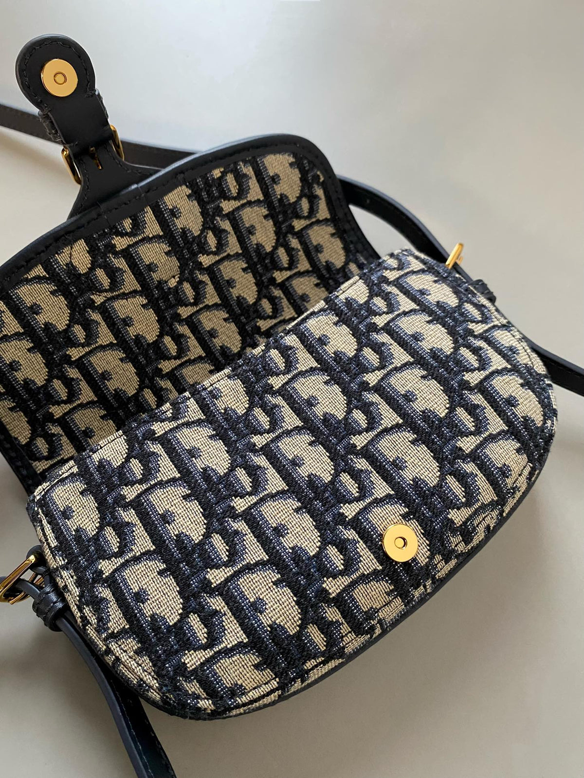 BOBBY EAST-WEST BAG 17 IN BLACK OBLIQUE JACQUARD