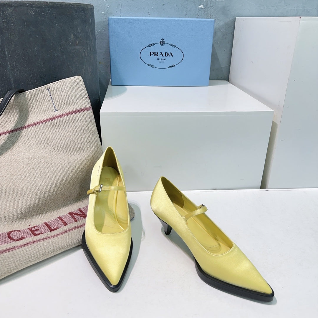 POINTED TOE MEDIUM HEEL PUMPS IN YELLOW SILK