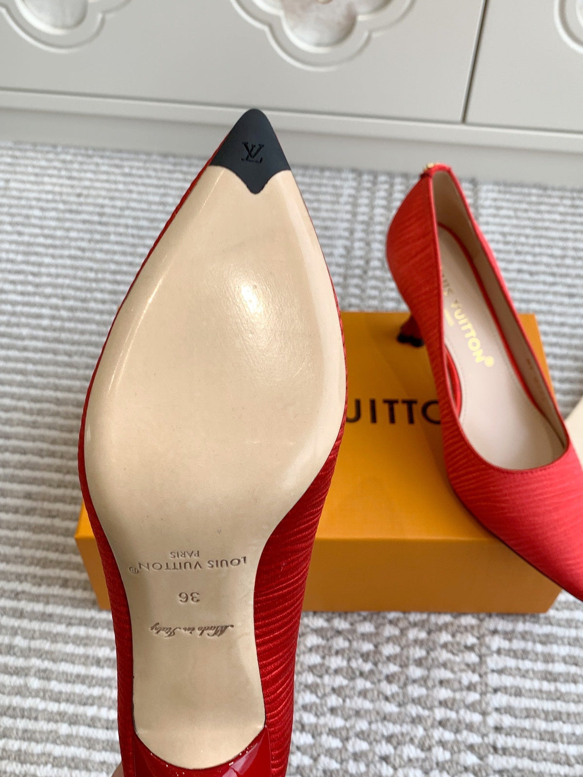 BLOSSOM PUMP 75 MM IN CHERRY RED IMPORTED STRIPED SILK SATIN