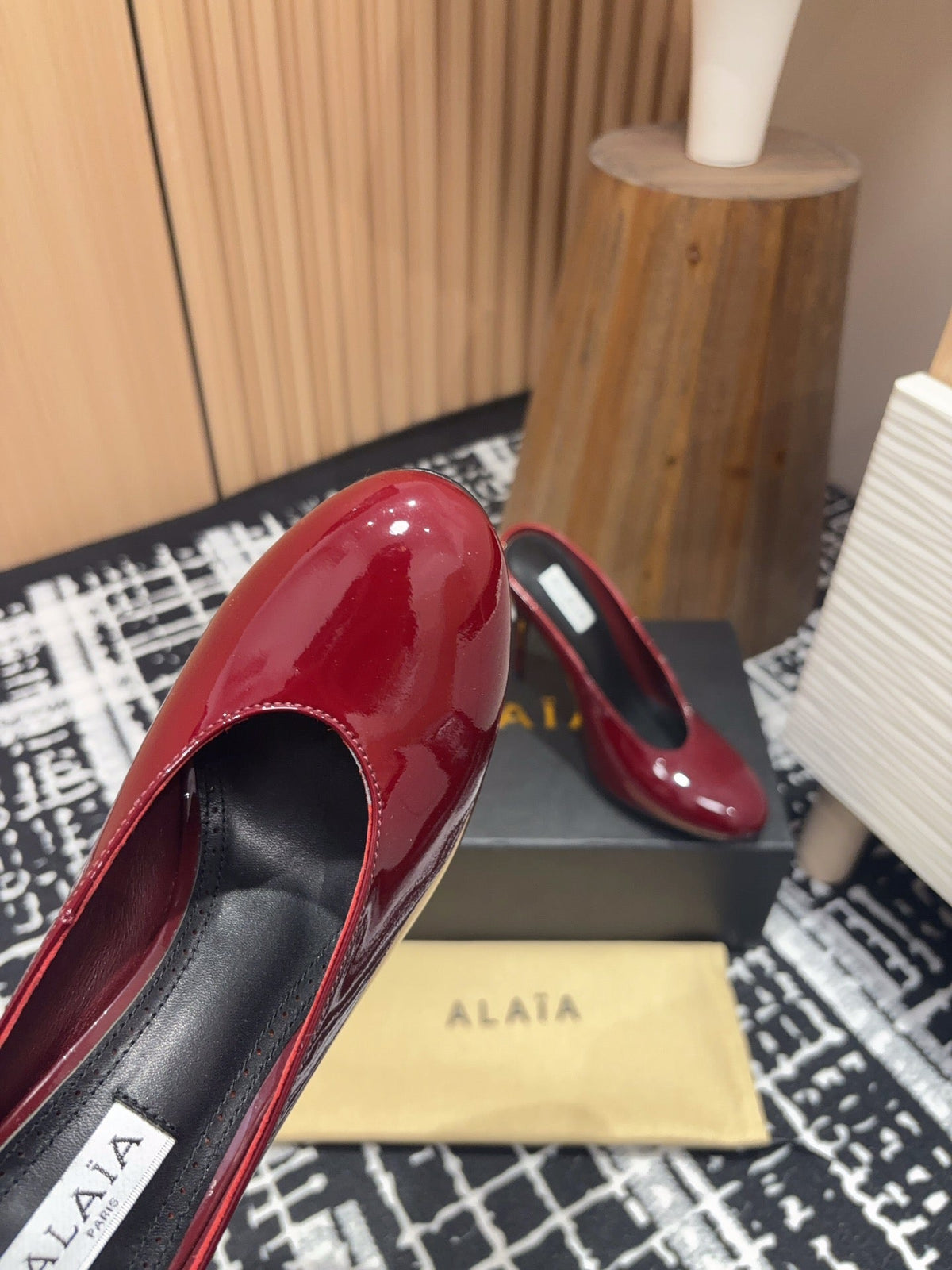 HIGH-HEEL 10 CM MULES IN BERRY RED PATENT CALFSKIN