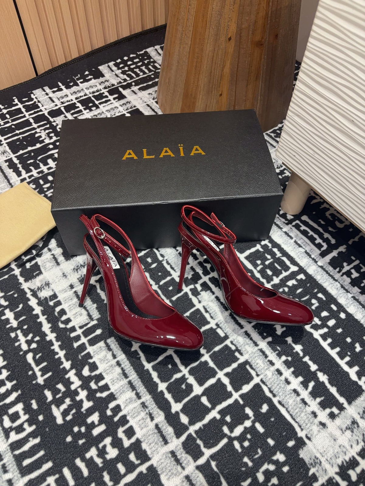 SLINGBACK HEEL 10 CM IN BERRY RED PATENT CALFSKIN