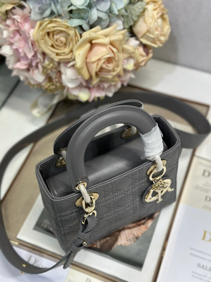 LADY SMALL BAG 20 IN GREY MACROCANNAGE LAMBSKIN GOLD HARDWARE