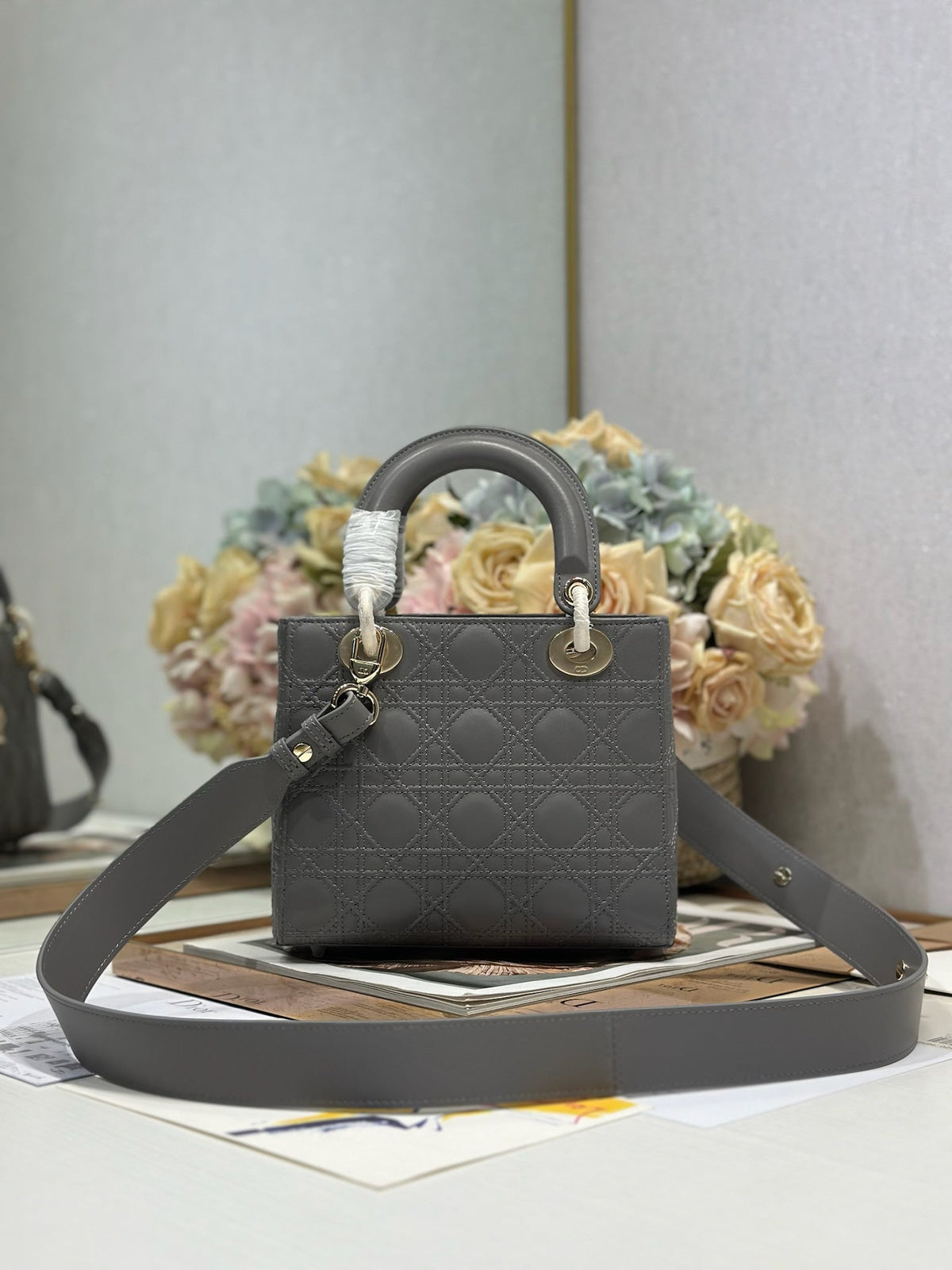 LADY SMALL BAG 20 IN GREY MACROCANNAGE LAMBSKIN GOLD HARDWARE