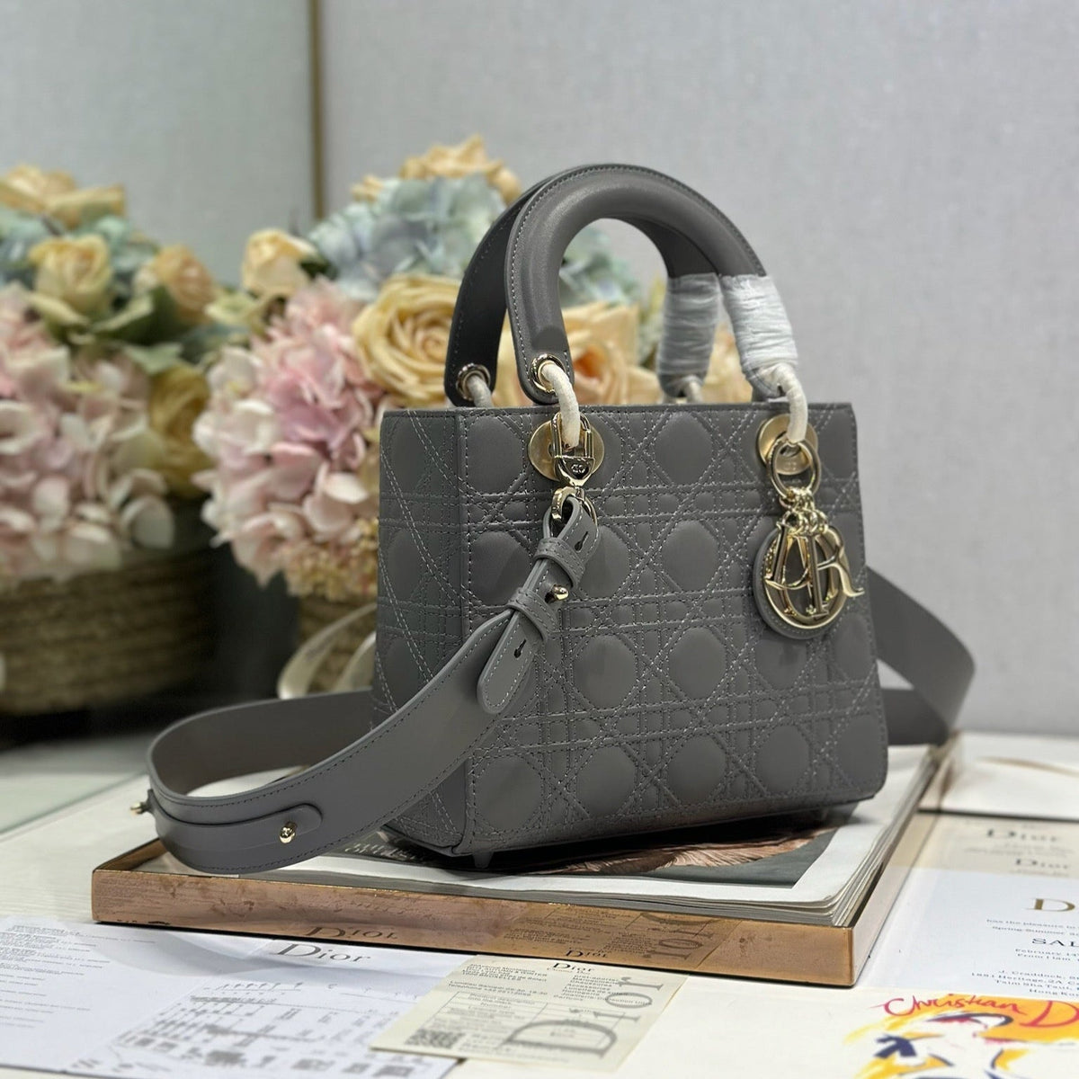 LADY SMALL BAG 20 IN GREY MACROCANNAGE LAMBSKIN GOLD HARDWARE