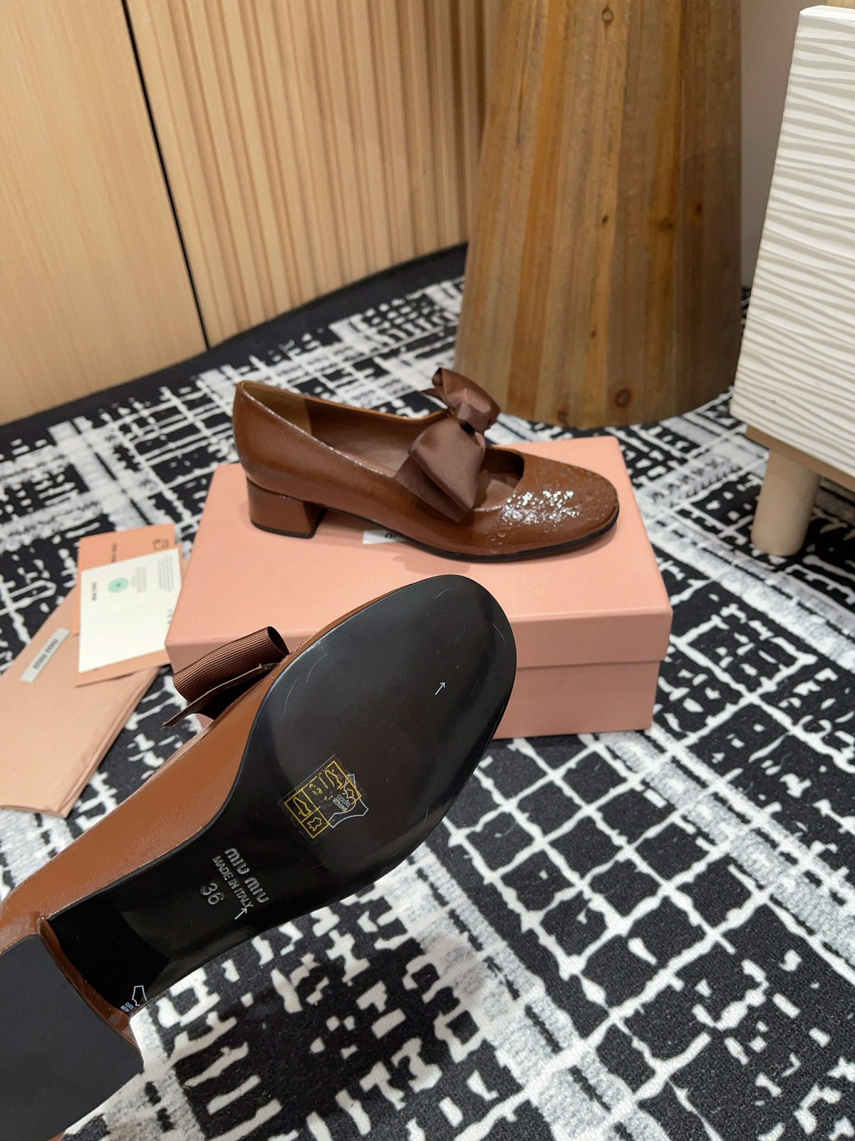 MARY JANE MID HEEL PUMPS IN RUSSET BROWN PATENT LAMBSKIN WITH BOW
