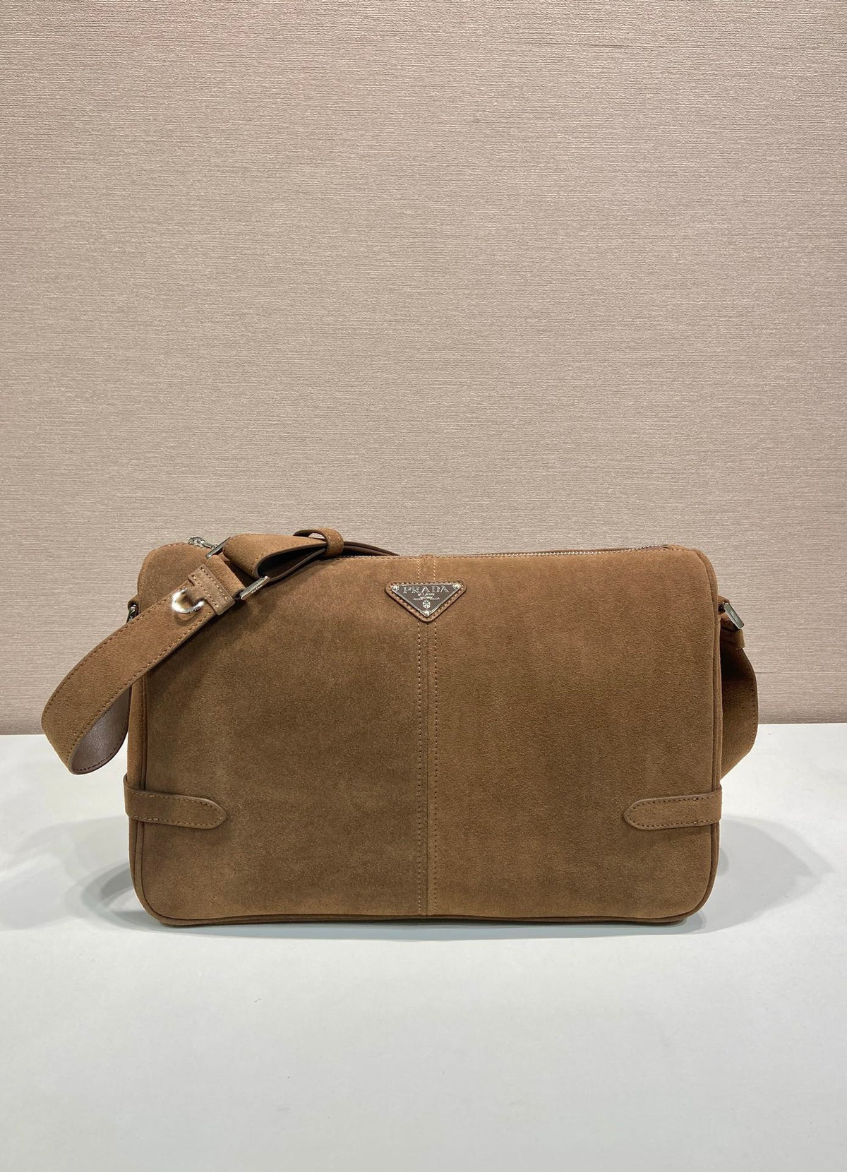 HOBO BAG 35 IN GINGERBREAD SUEDE SILVER LOGO