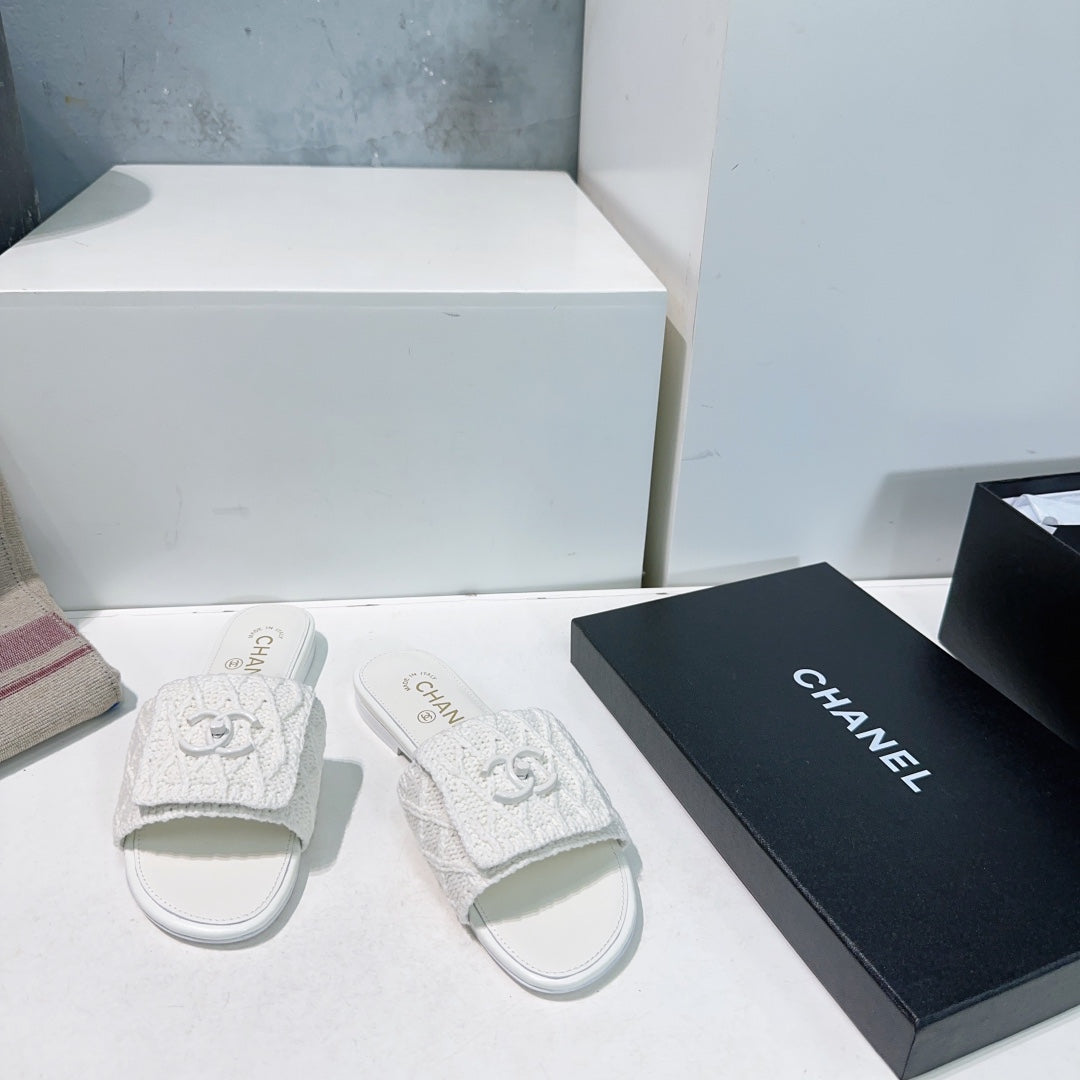 KNIT WHITE FABRIC FLAT SLIDE