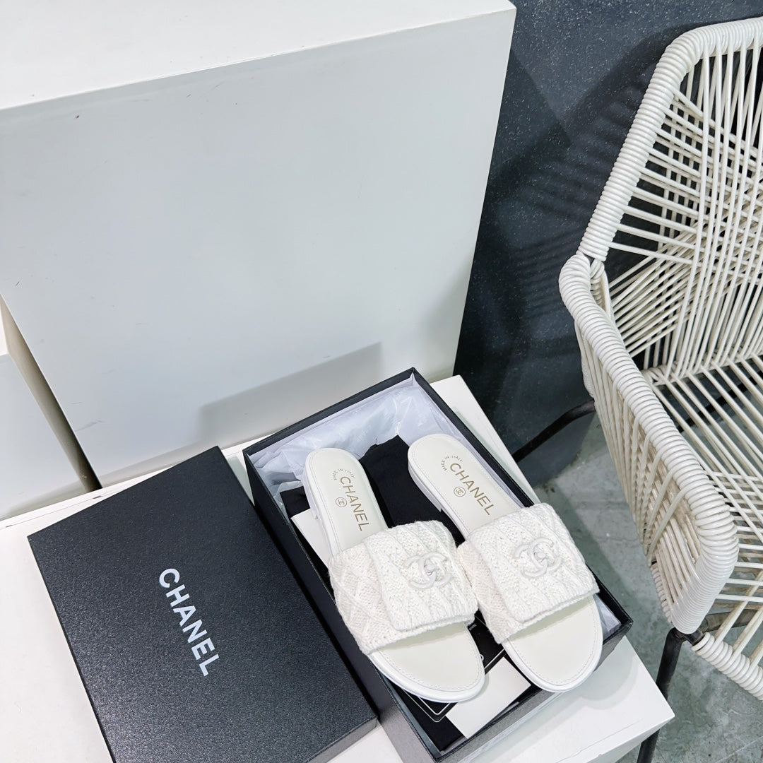KNIT WHITE FABRIC FLAT SLIDE