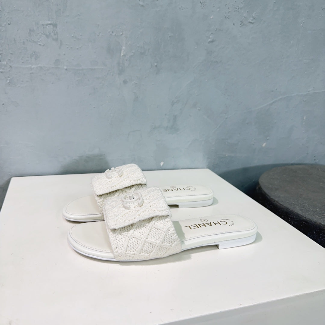 KNIT WHITE FABRIC FLAT SLIDE