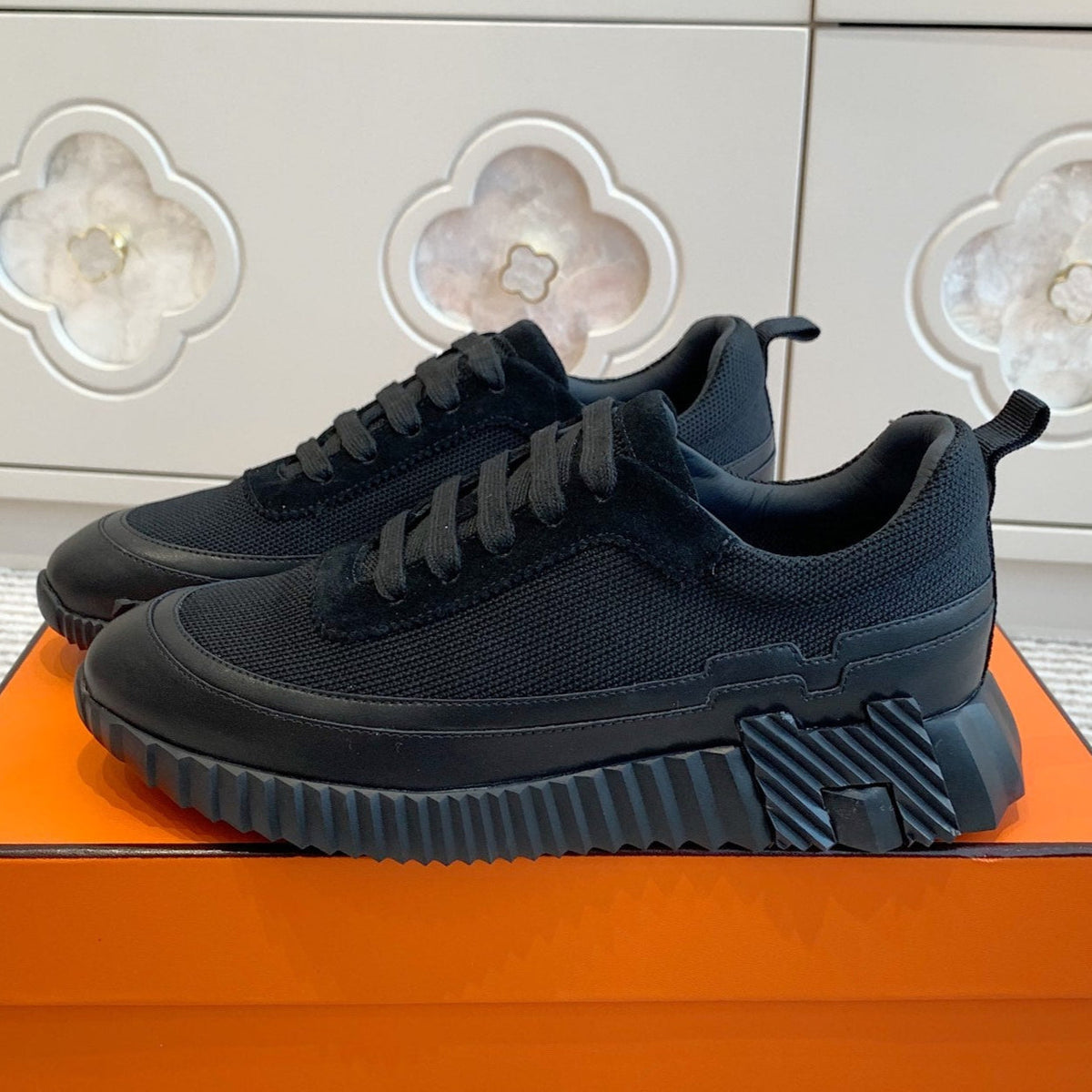 BOUNCING SNEAKER IN BLACK GRAPHIC MESH AND CALFSKIN