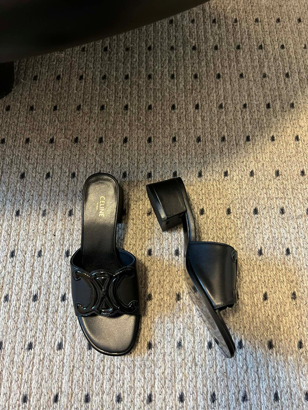 CLEMENCE MULE IN BLACK LAMBSKIN AND PATENT CALFSKIN