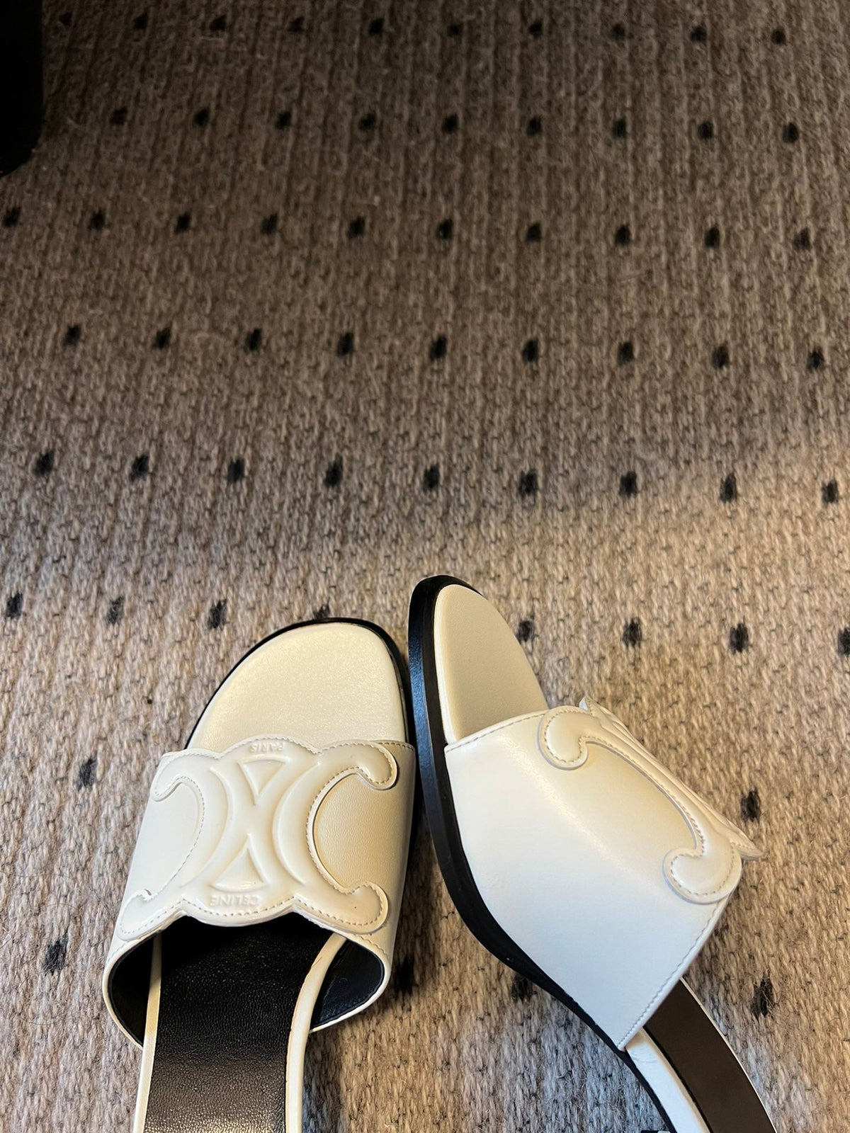 CLEMENCE MULE IN WHITE LAMBSKIN AND PATENT CALFSKIN