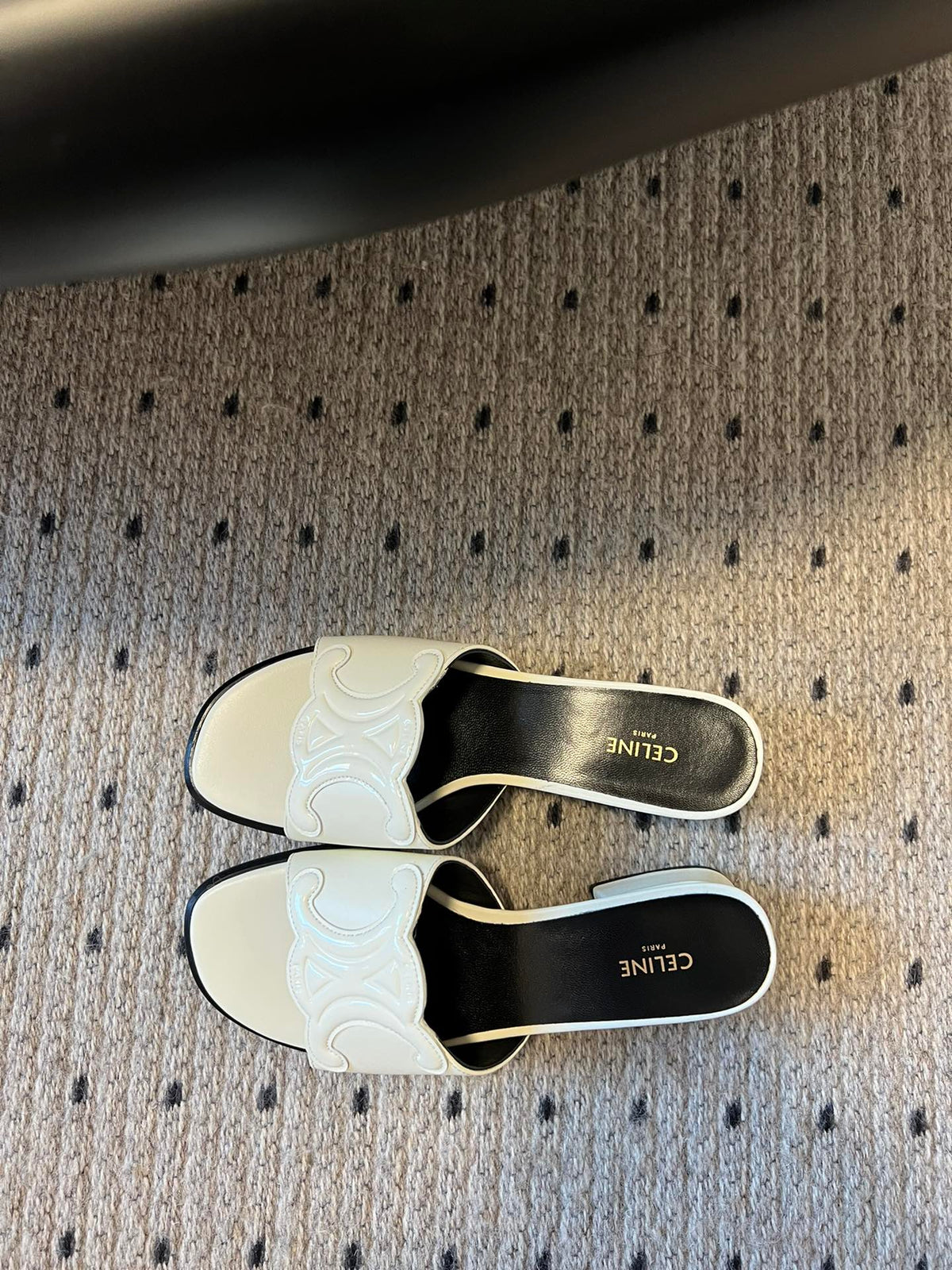 CLEMENCE MULE IN WHITE LAMBSKIN AND PATENT CALFSKIN