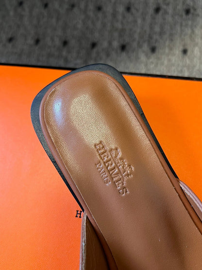ILOT FLAT SANDAL IN BRONZE BROWN CALFSKIN
