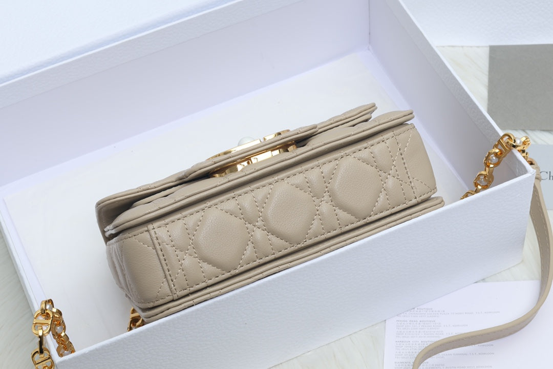 JOLIE TOP HANDLE BAG 19 IN BEIGE CANNAGE CALFSKIN