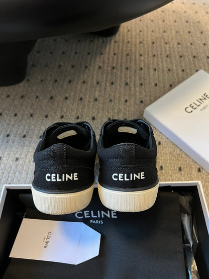 TRAINER LOW LACE-UP SNEAKER IN BLACK CANVAS