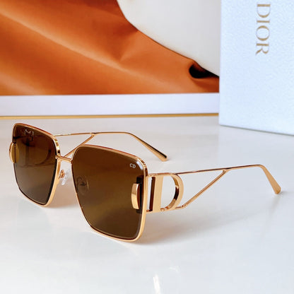 MONTAIGNE SQUARE SUNGLASS DSGTA42UCR IN METAL