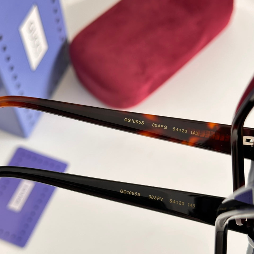 CRYSTAL STUDDED CAT-EYE FRAME SUNGLASSES GG1095S IN ACETATE