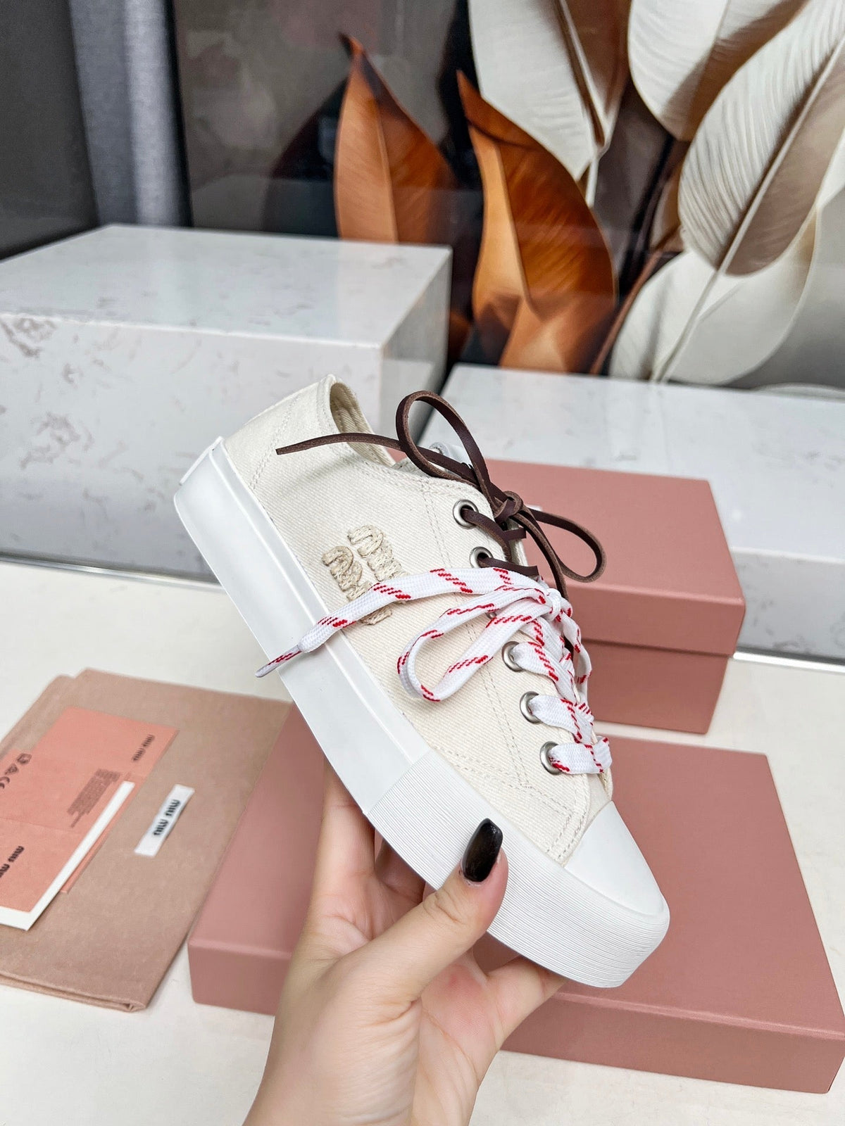 WASHED-DENIM SNEAKERS IN OFF WHITE CANVAS WITH BROWN AND STRIPED LACES