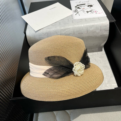 SMALL BRIM HAT MODEL 650348 IN BEIGE WOVEN STRAW