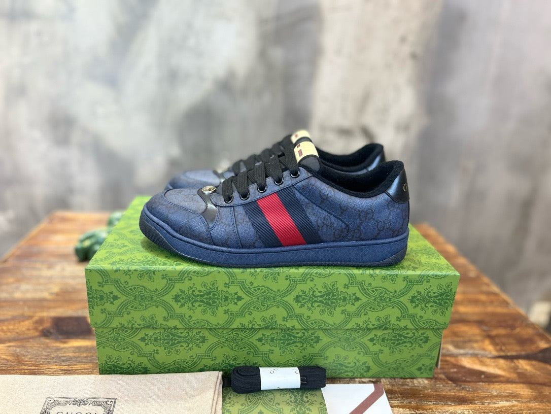 GUC Sneakers