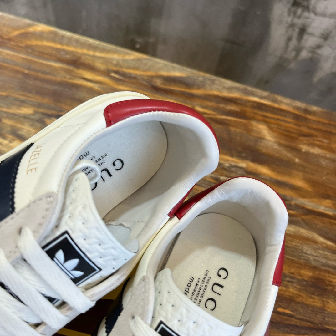 GUC Sneakers