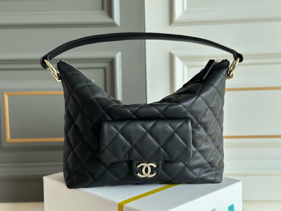 CHA 23B Hobo Bag