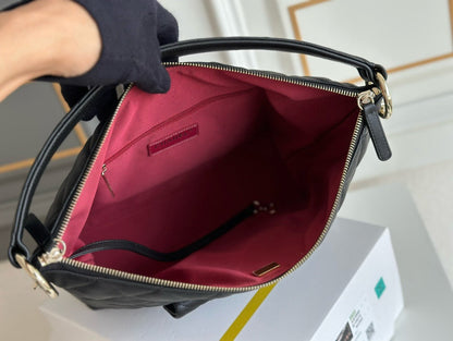 CHA 23B Hobo Bag