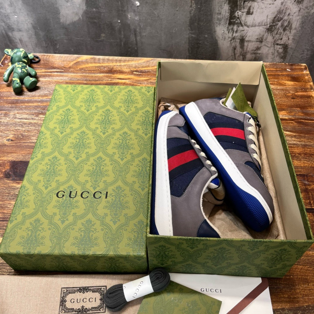 GUC Sneakers