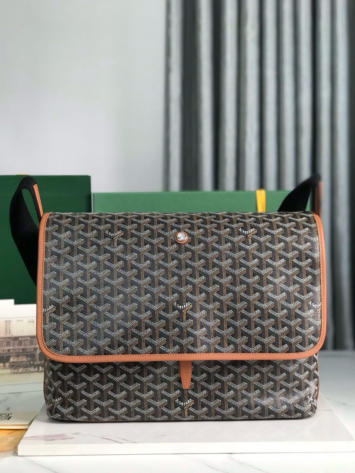 GOY Messenger Bag 35x26x7.5cm