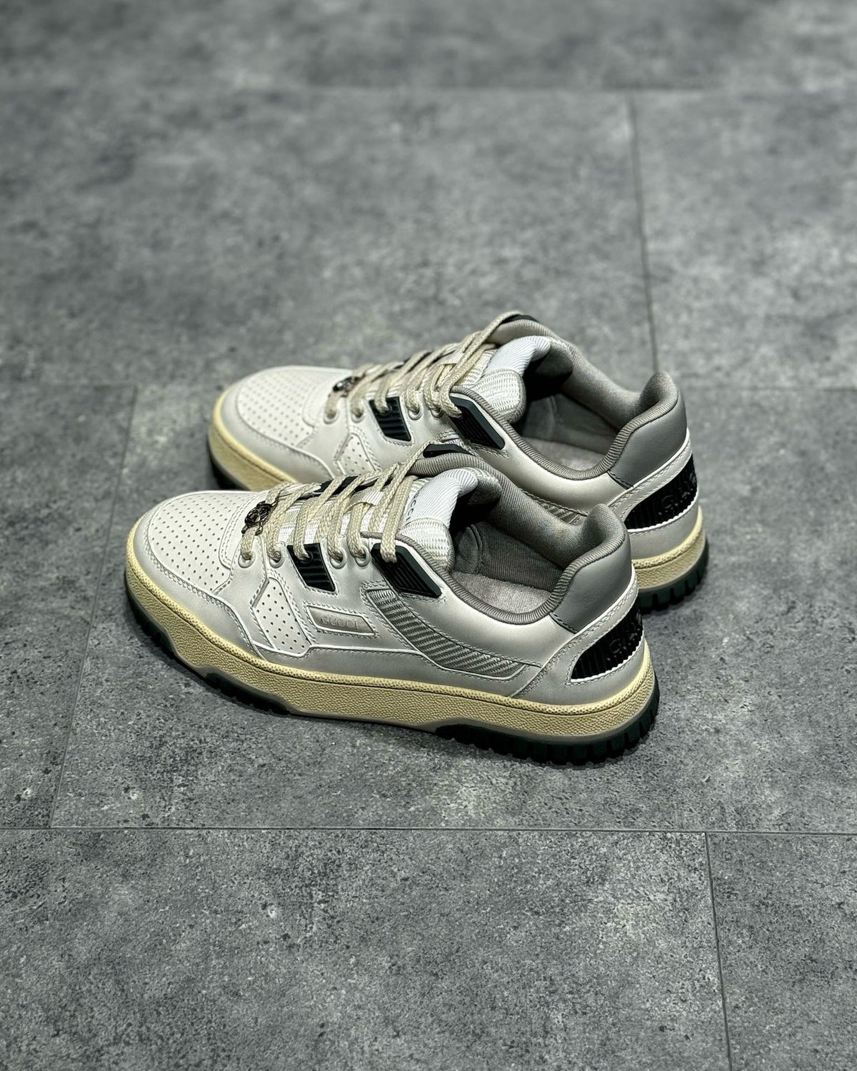 GUC Sneakers