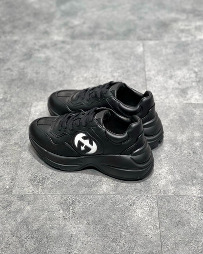 GUC Sneakers