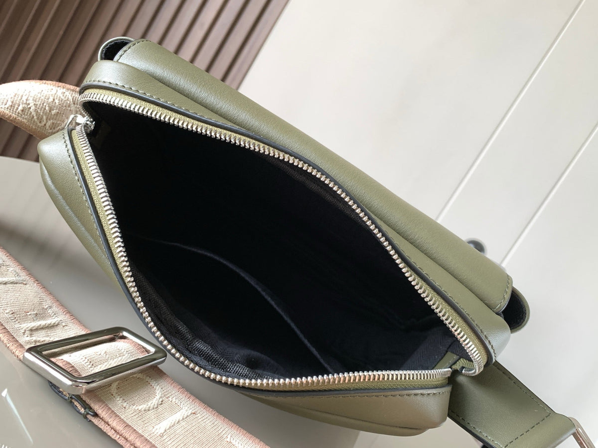 LO Messenger Bag
